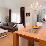 Diana * 珀德垂那